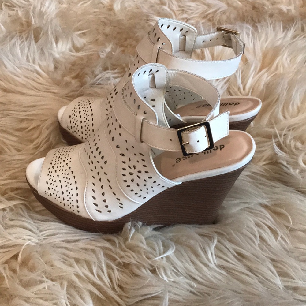 Dollhouse Cut Out Wedges! - Picture 3 of 6